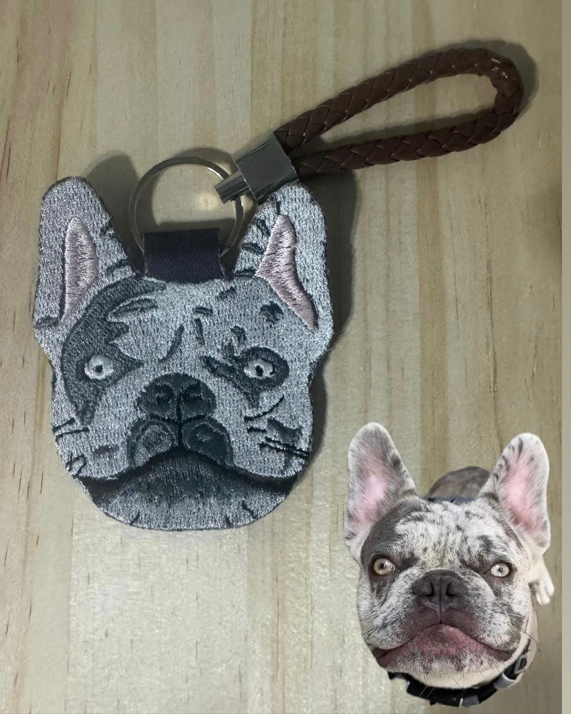 A1- Personalized pet keychain